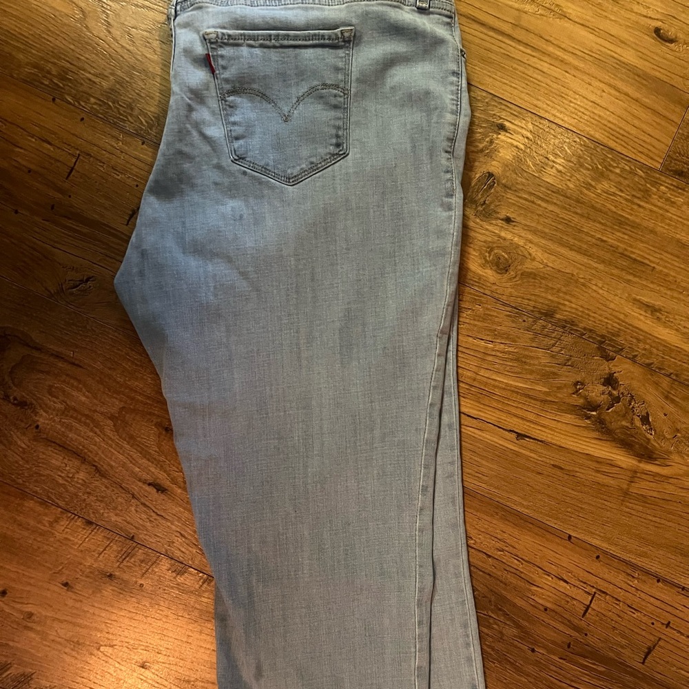 Womens Levi jeans size 20 new with tags